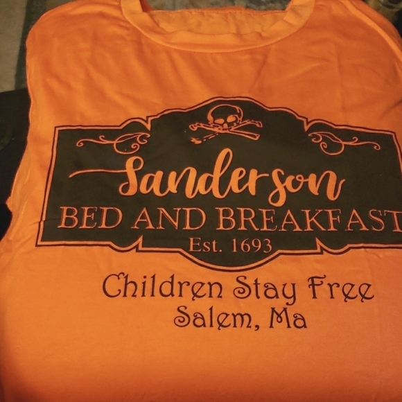 Sanderson Bed and Breakfast Orange Short Sleeve T-shirt Size M - Picture 2 of 5